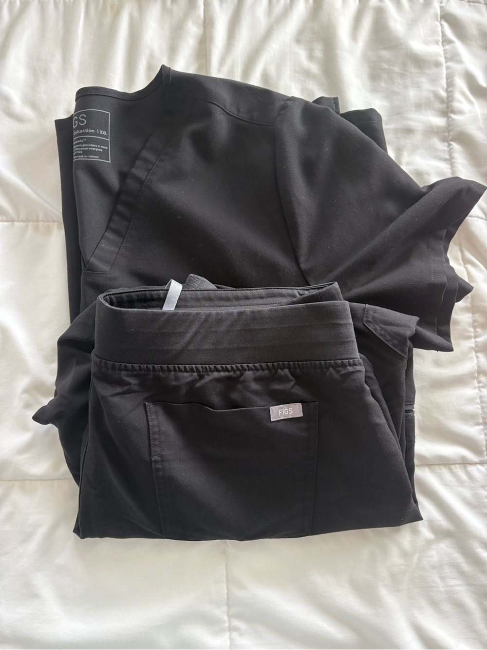 Figs Women's Scrub Set in Black